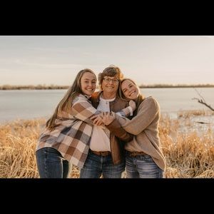 Meet your Posher, Robin